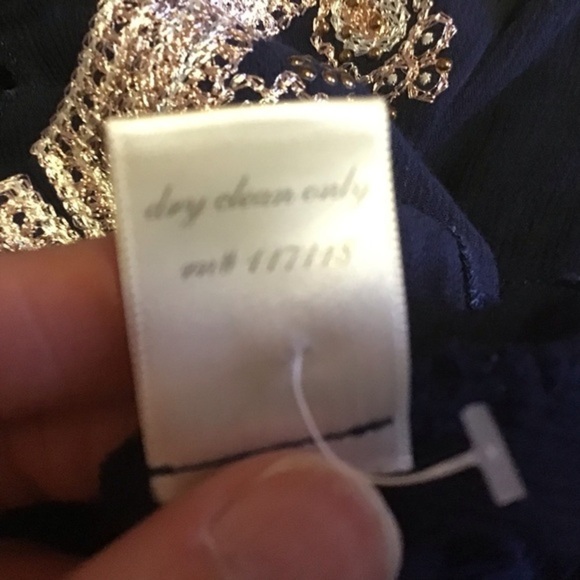 3 for 20 $ bundle Francesca’s Collection Embroidered ethnic vibes top - Picture 3 of 11